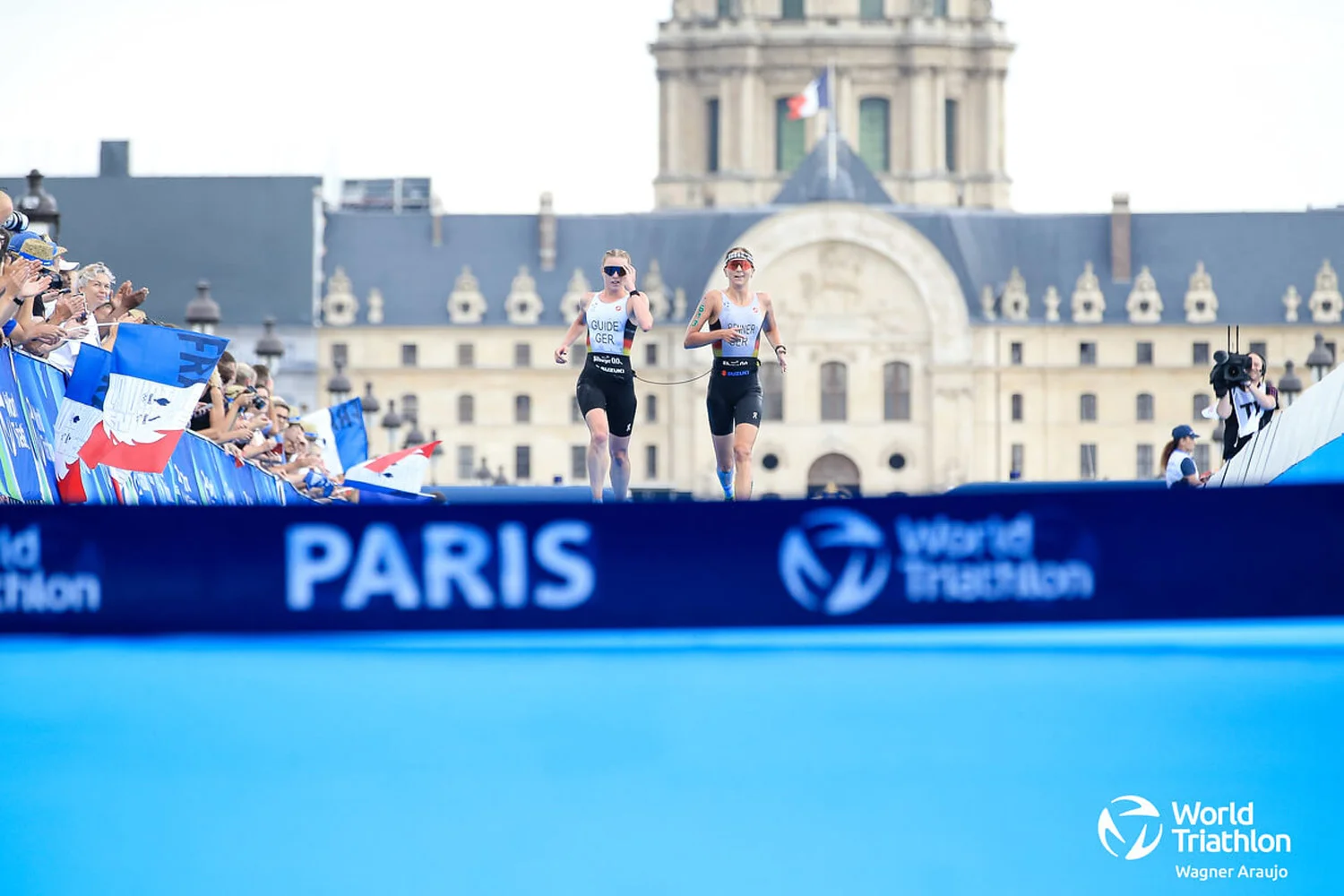 Anja Renner para-triathlete running Paris